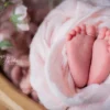 ニューボーンフォト_赤ちゃんの足パーツフォト