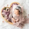 ニューボーンフォト_お花とレースのベールに包まれたピンクのおくるみの新生児2